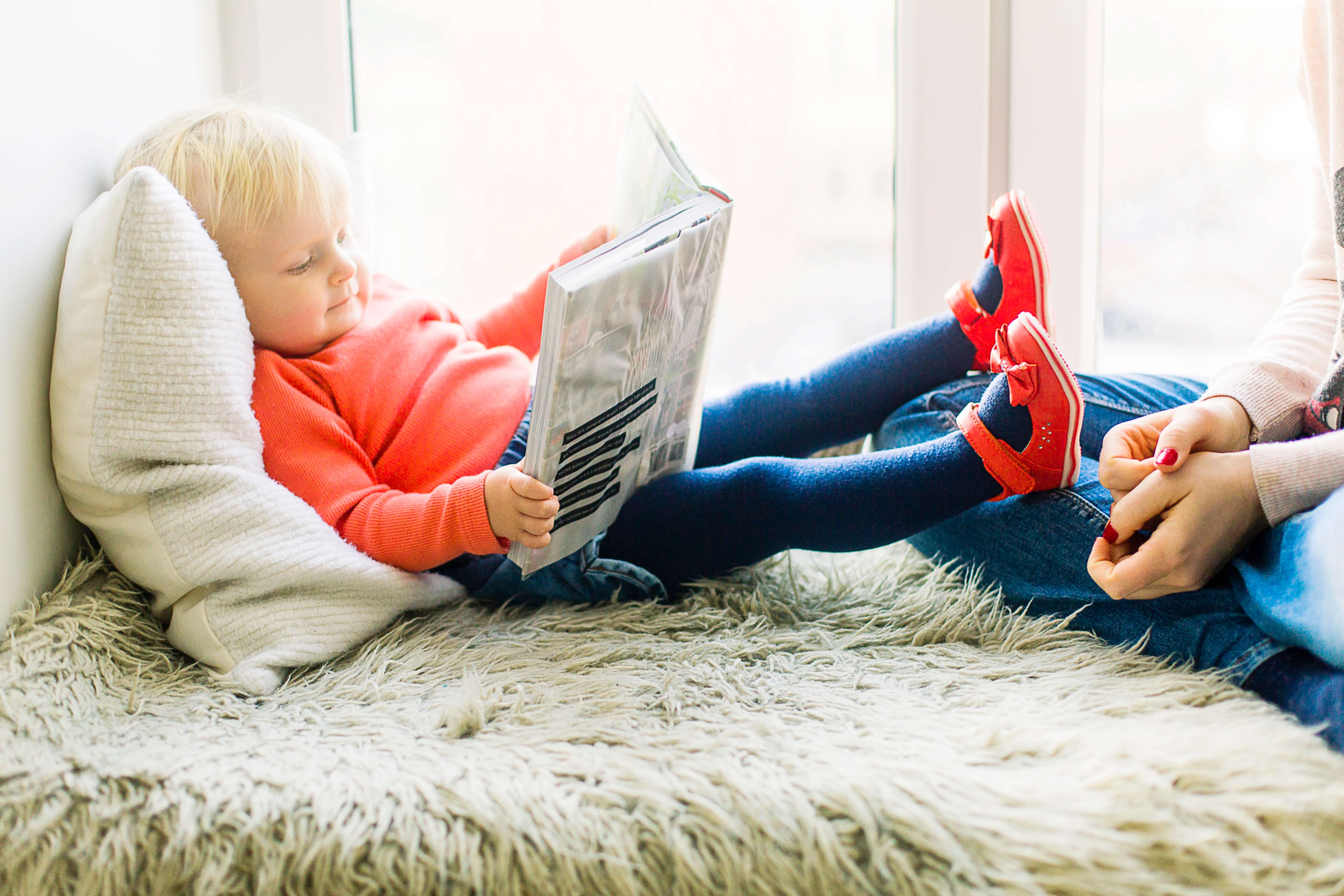 toddler reading independently